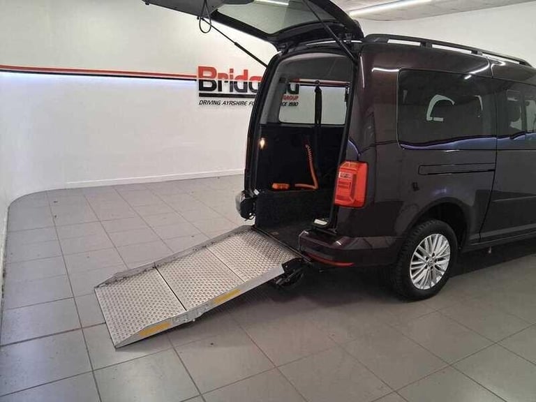 2017 Volkswagen Caddy 2.0 TDi C20 Maxi Combi WAV 5 Seats 5dr MPV Diesel Manual