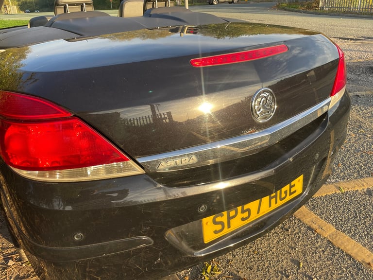 VAUXHALL ASTRA 1.8 VVT EXCLUSIVE TWINTOP CONVERTIBLE 57 REG MOT JULY 8TH 2026 LOW INSURANCE