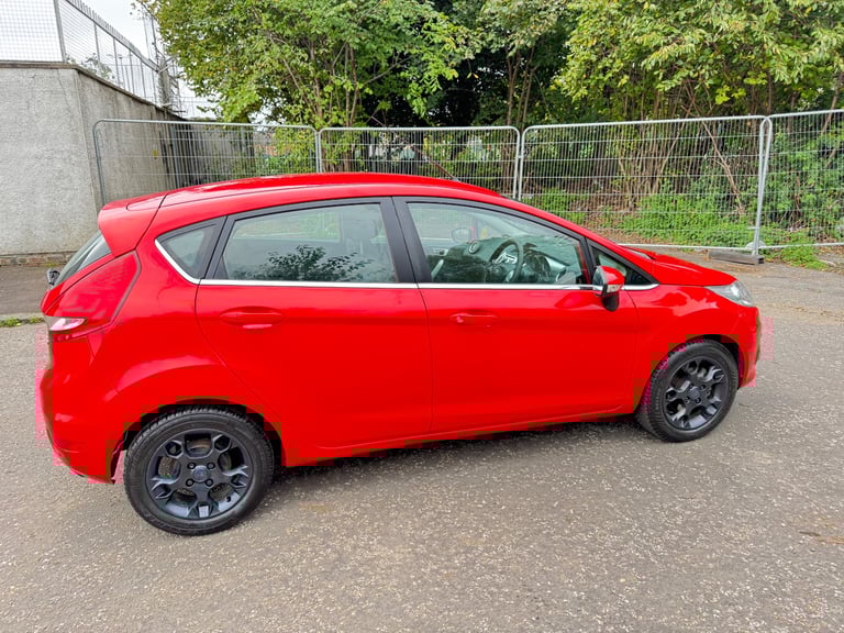( 2011 - DIESEL) FORD FIESTA TDCI 1.4*£20 TAX*MOT-1 YEAR *like vauxhall astra corsa focus mazda 2