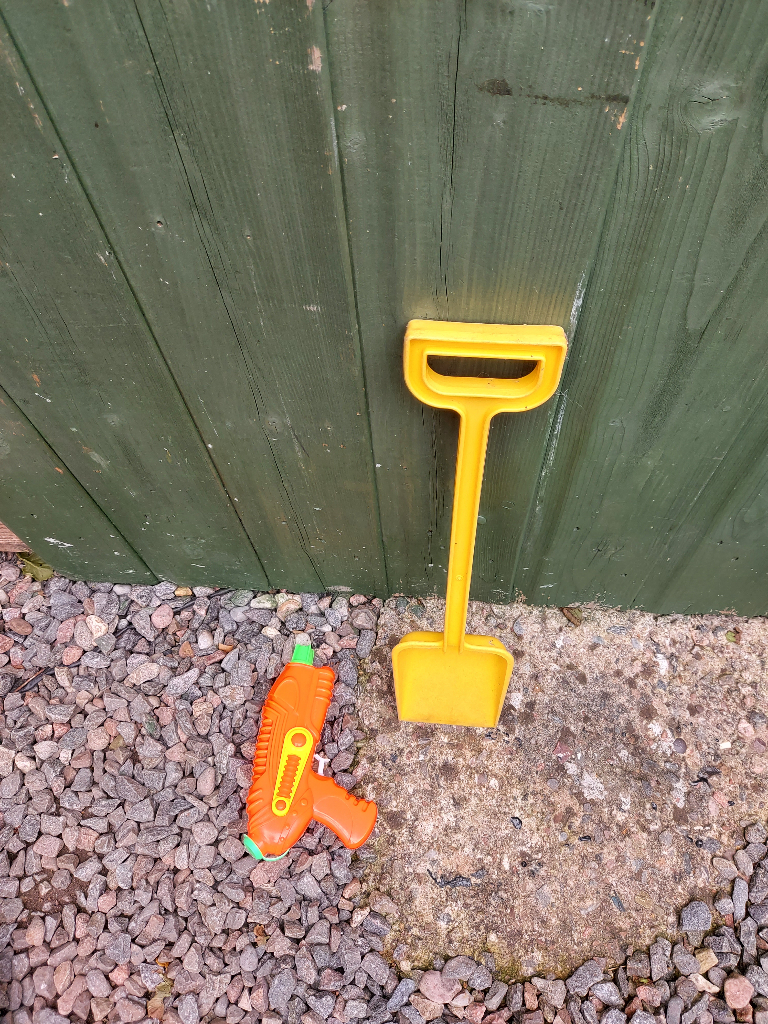 Children sand bucket 