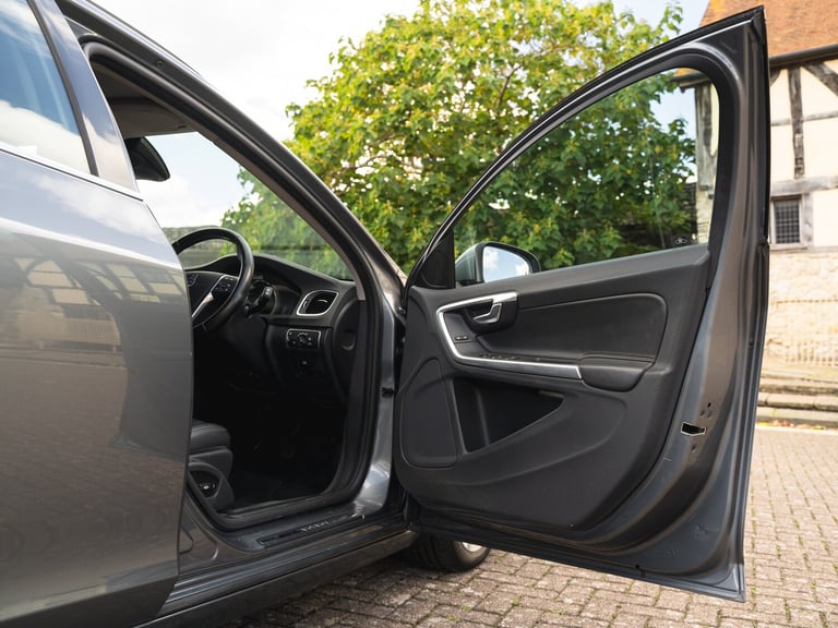 2016 Volvo V60 D3 (150) SE Lux Nav 5dr Diesel