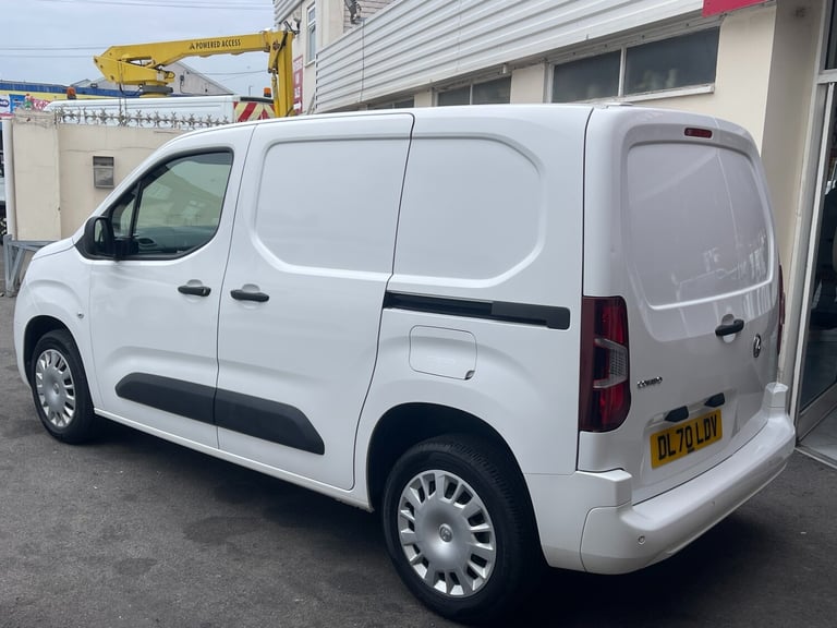 2020 Vauxhall Combo 2300 1.5 Turbo D 100ps H1 Sportive Van PANEL VAN Diesel Manual