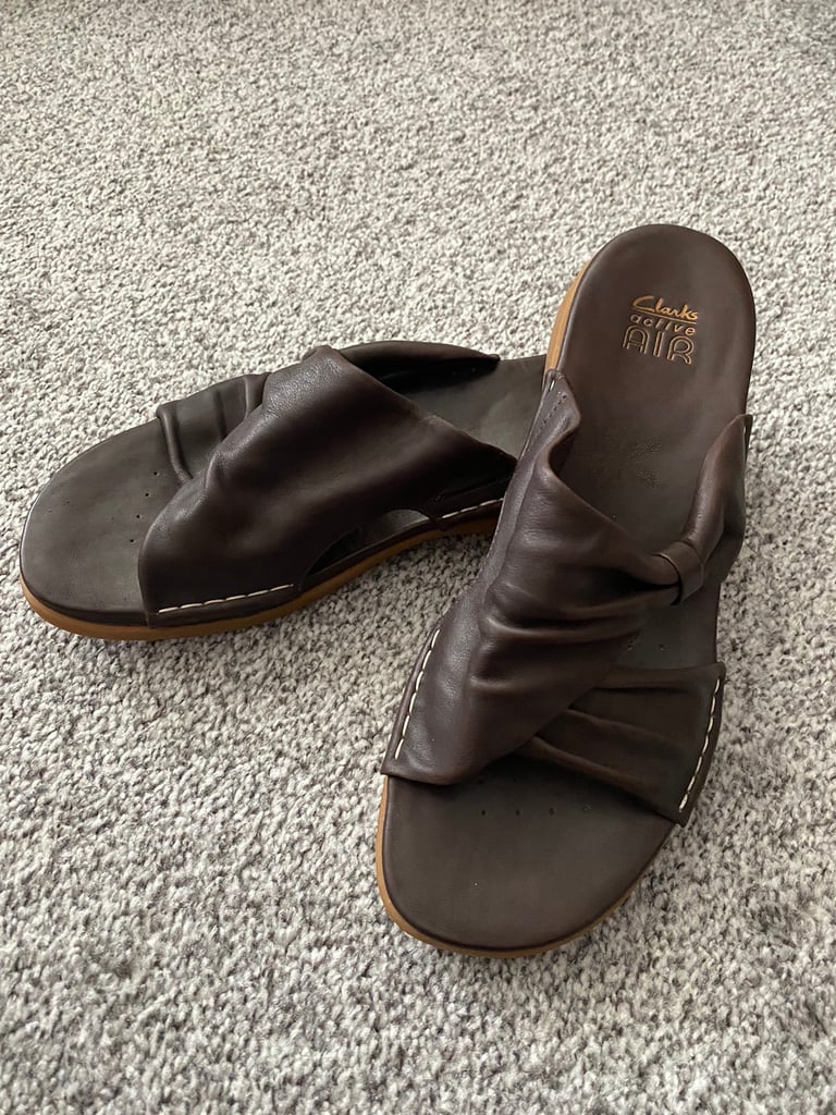 SIZE 8 LEATHER CLARKS ACTIVE AIR ON SANDALS | in Devon | Gumtree