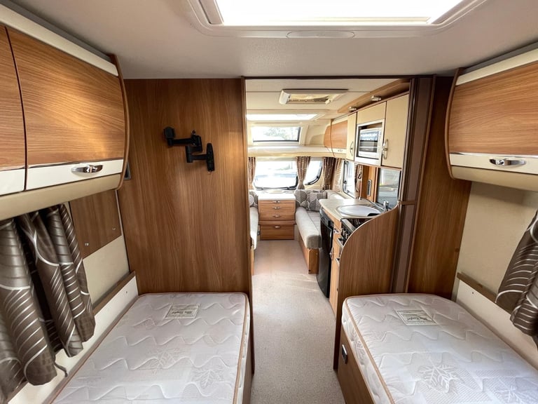 Swift Conqueror 565 4b