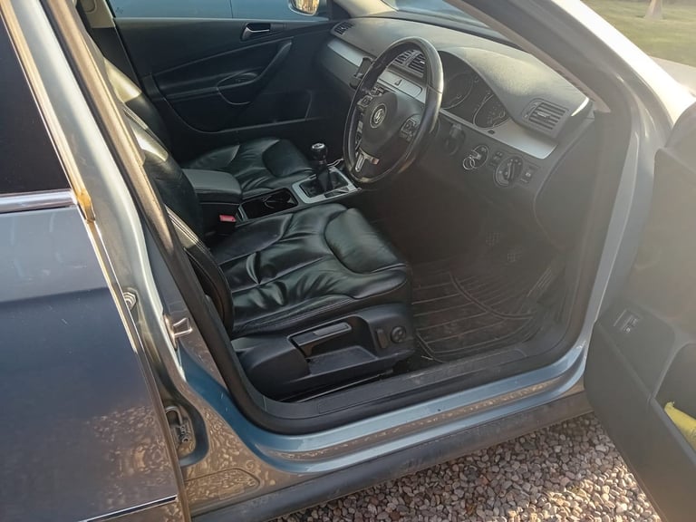 Volkswagen, PASSAT, Estate, 2010, Manual, 1968 (cc), 5 doors