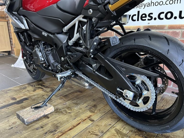 GSX-S1000GX+ Unridden Demonstrator , 0 miles, Candy Daring Red