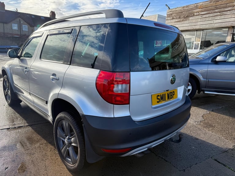2011 Skoda Yeti 2.0 TDI Elegance DSG 4WD Euro 5 5dr HATCHBACK Diesel Automatic