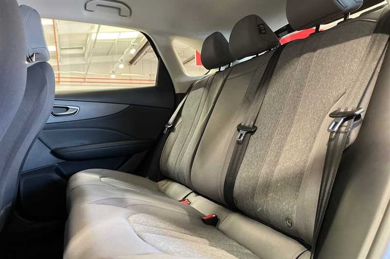 2025 MG MG S5 64kWh SE Long Range SUV 5dr Electric Auto (231 ps) SUV Electric Automatic