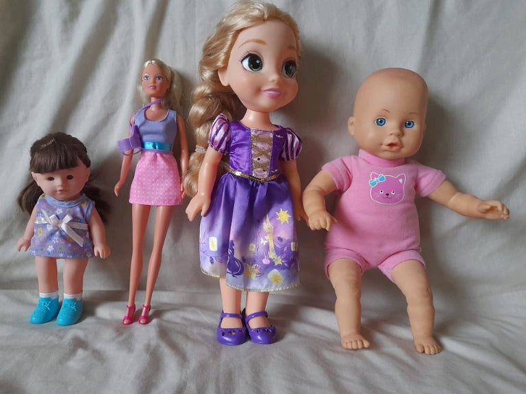 Girl's dolls good condition 