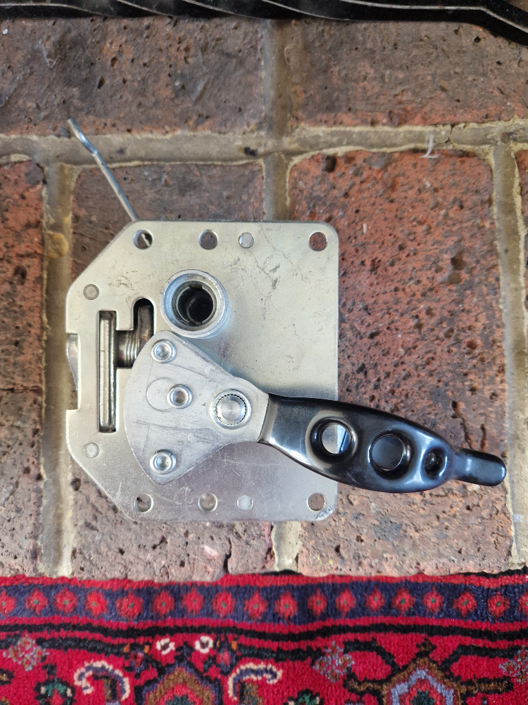 Land rover defender rear door latch 