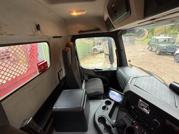 Mercedes 1824 Arocs Hyvalift Skip Loader Extendable Arms