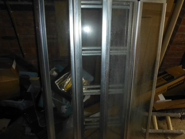 Folding bath screen 