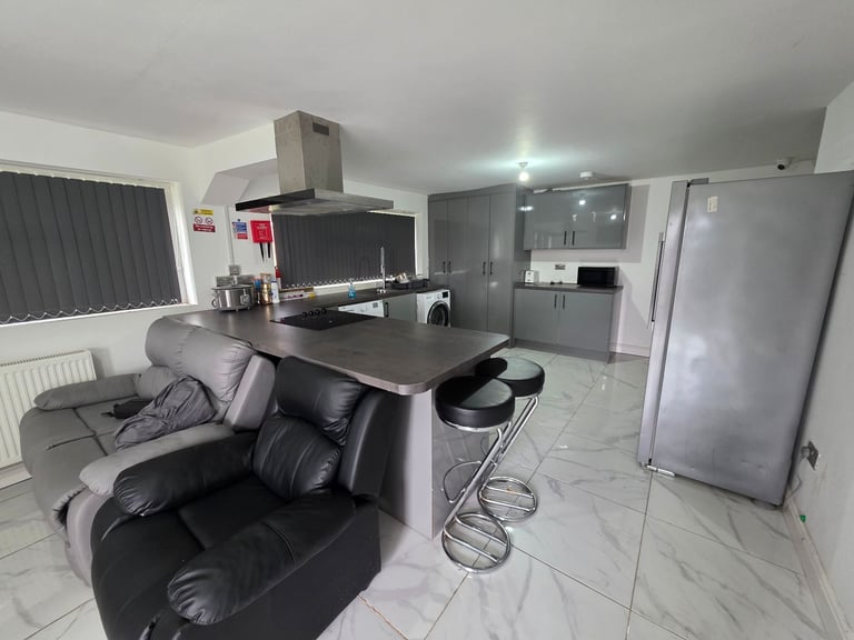 Rooms to rent from £450 Bills included