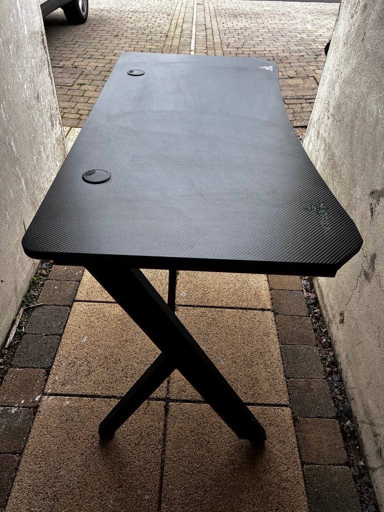 Gaming desk