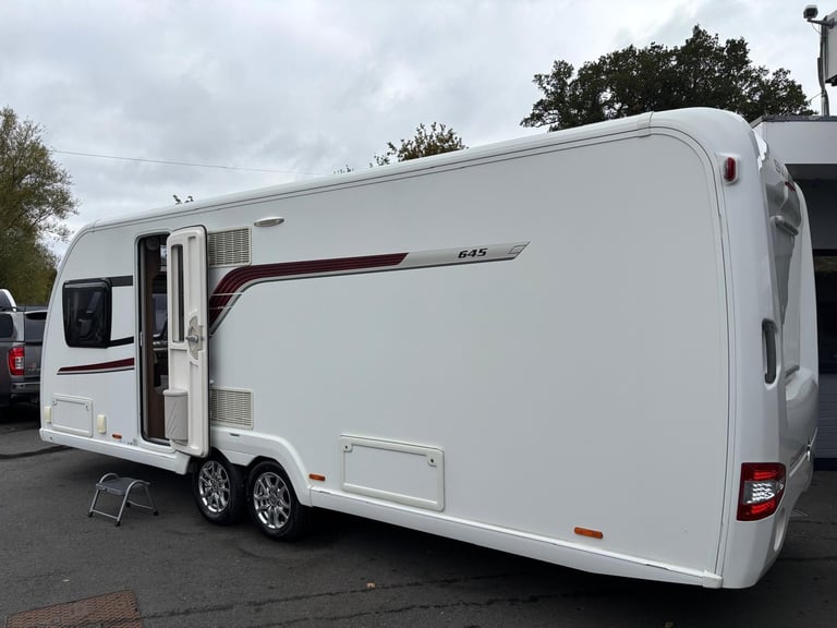 2016 SWIFT CONQUEROR 645, ISLAND BED, TALL FRIDGE, ALDE, SOLAR