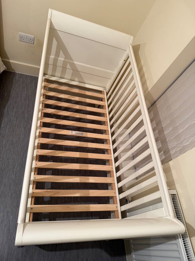 Mia Cot Bed 