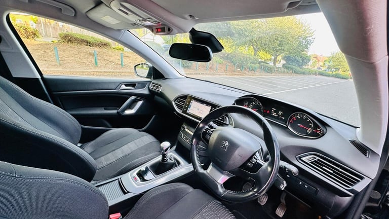 2015 Peugeot 308 1.2 PureTech Allure Euro 6 (s/s) 5dr HATCHBACK Petrol Manual