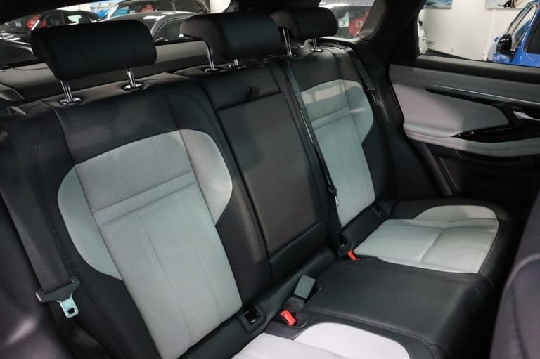 2019 69 LAND ROVER RANGE ROVER EVOQUE 2.0 D240 R-DYNAMIC S SUV 5DR DIESEL AUTO 4