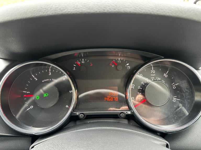 Peugeot, 3008, Hatchback, 2013, Manual, 1560 (cc), 5 doors