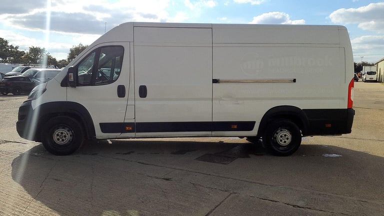  Peugeot Boxer 2.2 BlueHDi 435 Professional L4 H2 Euro 6 (s/s) 5dr Diesel Manual