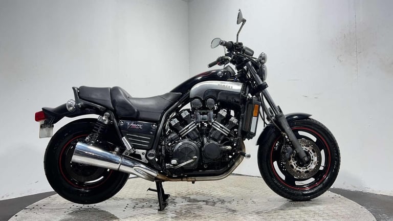 Yamaha Vmax [Phone number removed]K RUNNING PROJECT BIKE SPARES OR REPAIR CLASSIC CRUISER