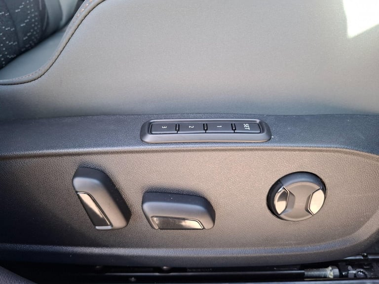 2025 Cupra Leon 1.5 eHybrid 272 VZ3 5dr DSG HATCHBACK PETROL/ELECTRIC Automatic