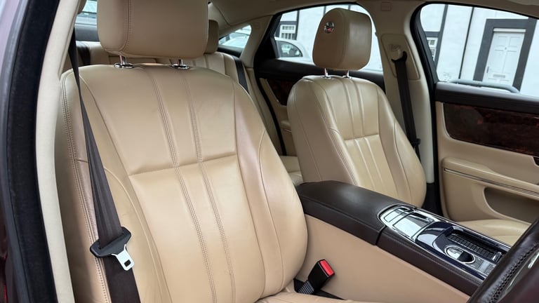 2010 Jaguar XJ 3.0d V6 Premium Luxury 4dr Auto SALOON Diesel Automatic