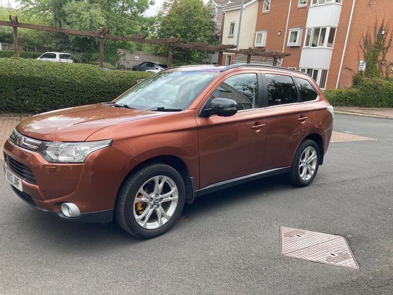 MITSUBISHI, OUTLANDER,4x4 Estate, 2013, Manual, 2268 (cc), 5 doors