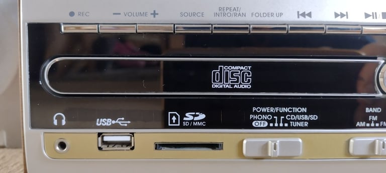 INEXPENSIVE LITTLE MUSIC CENTRE 