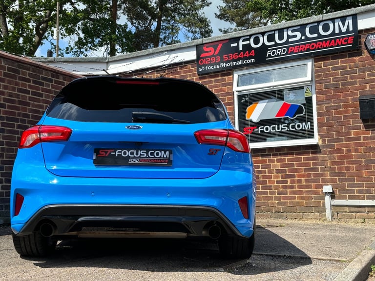 2021 Ford Focus 2.3T EcoBoost ST EDITION. 1 OWNER  ONLY 7 000 MILES  FULL FORD