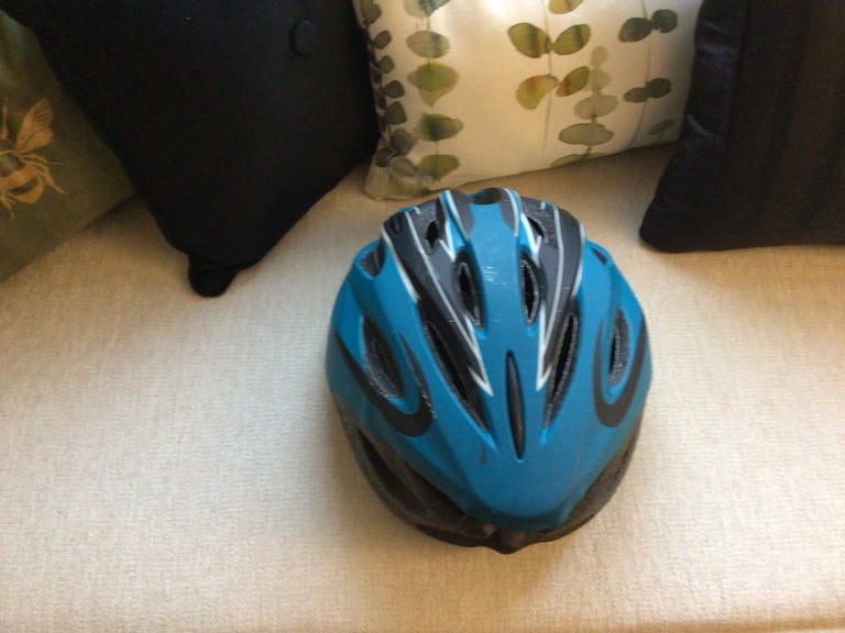 Bike Helmet Halfords Size Adult Large 58-62 CM. Excellent Condition