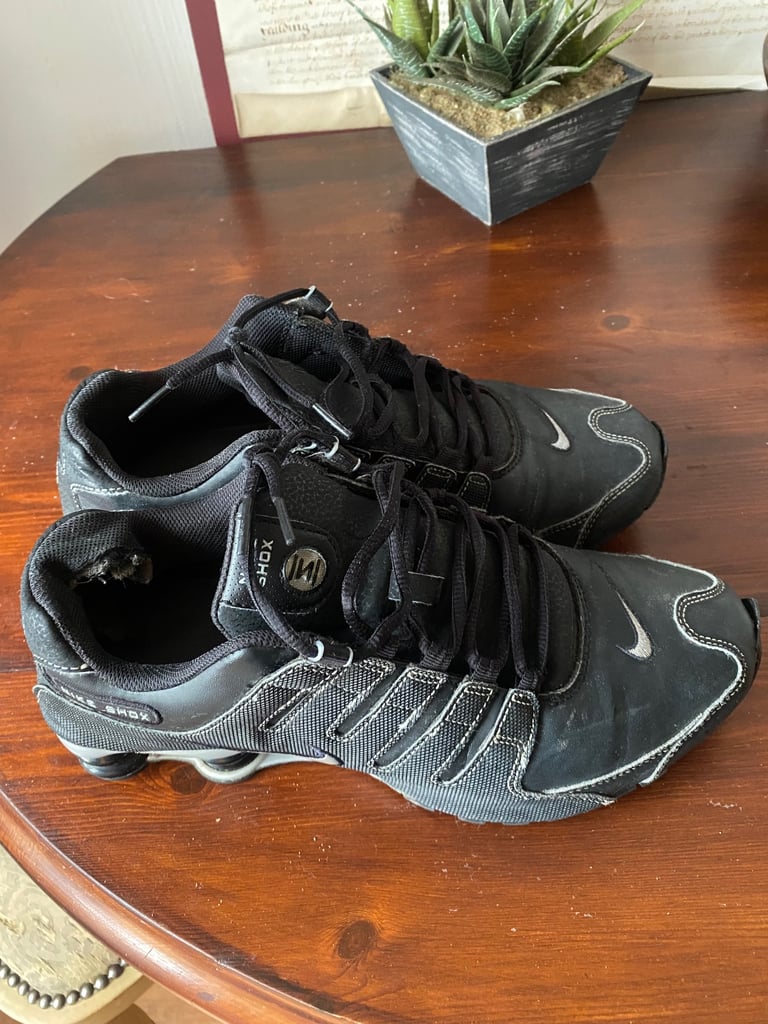 Nike Shoc Men’s trainers size 9