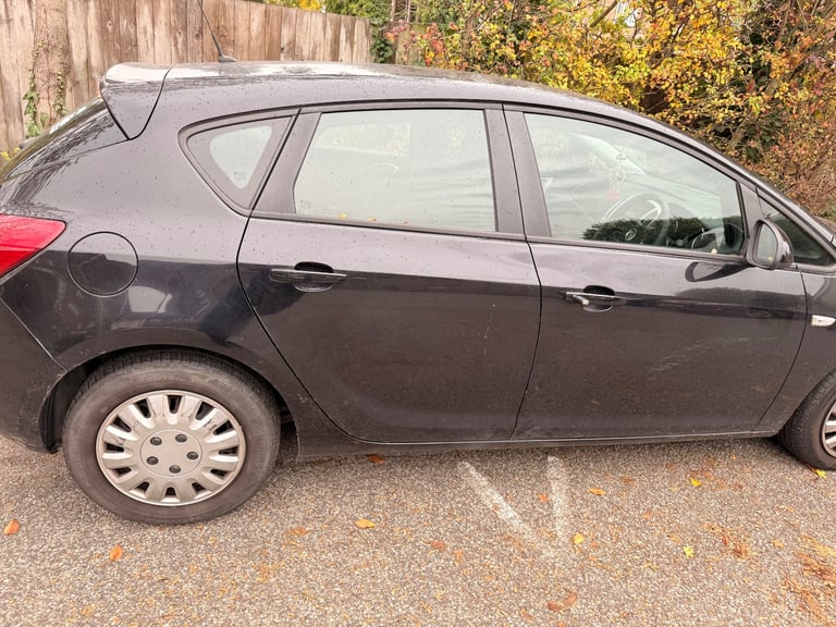 Vauxhall, ASTRA, Hatchback, 2011, Manual, 1598 (cc), 5 doors