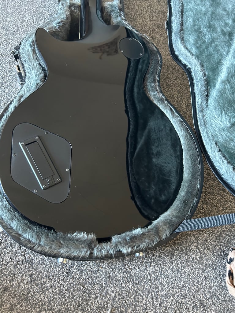 Epiphone les Paul custom Matt heafy signature & hard case 