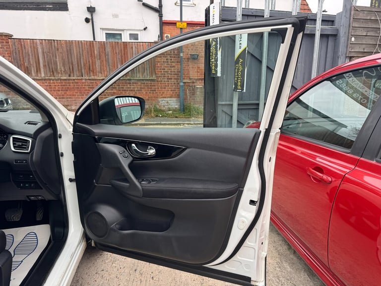 2017 Nissan Qashqai 1.2 DIG-T N-Connecta SUV 5dr Petrol XTRON 2WD Euro 6 (s/s)