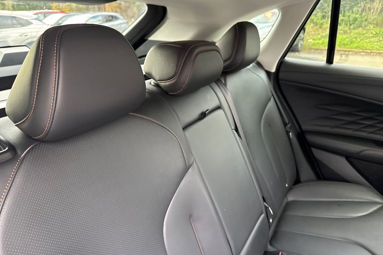 2025 MG MG HS 106287 Hatchback Petrol Automatic