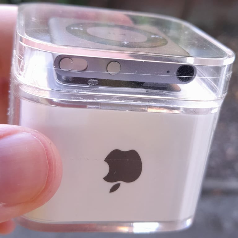 NEW iPod Shuffle