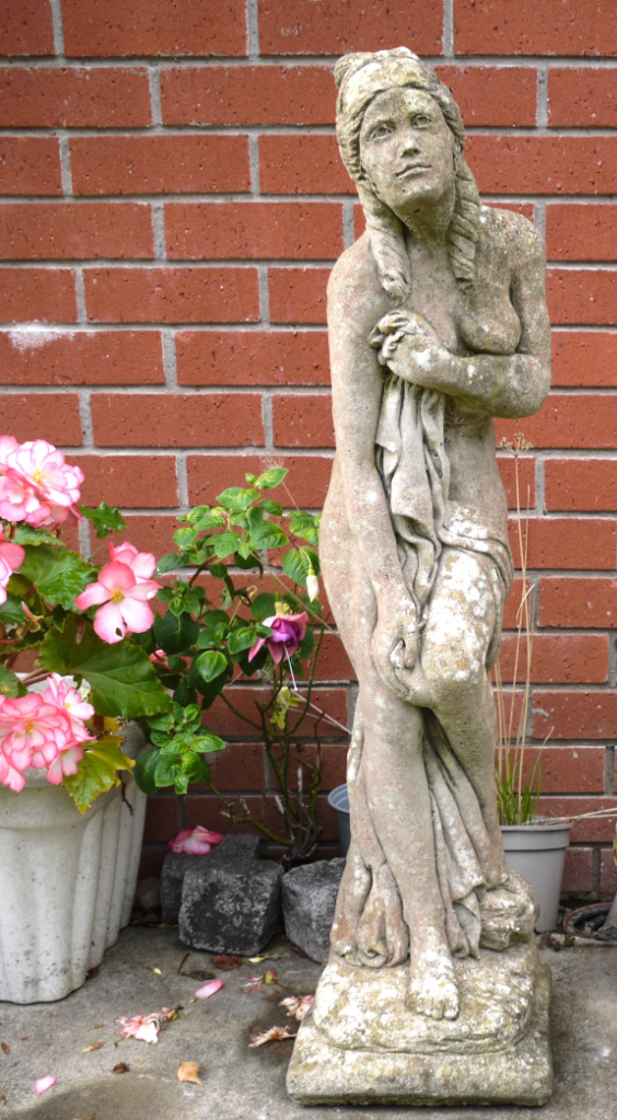 Garden statues for Sale | Garden Pots, Ornaments & Planters | Gumtree
