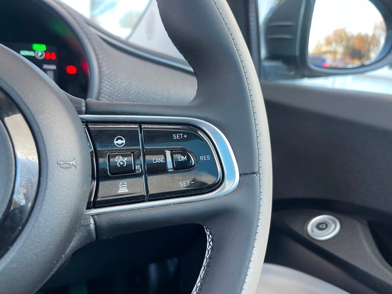 2024 Fiat 500e 42kWh La Prima Hatchback 3dr Electric Auto (118 ps) Hatchback Electric Automatic