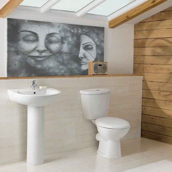Bathroom Suite 4pc G4K (Brand New) *** Winter Sale Special Offer Price ****. only £125