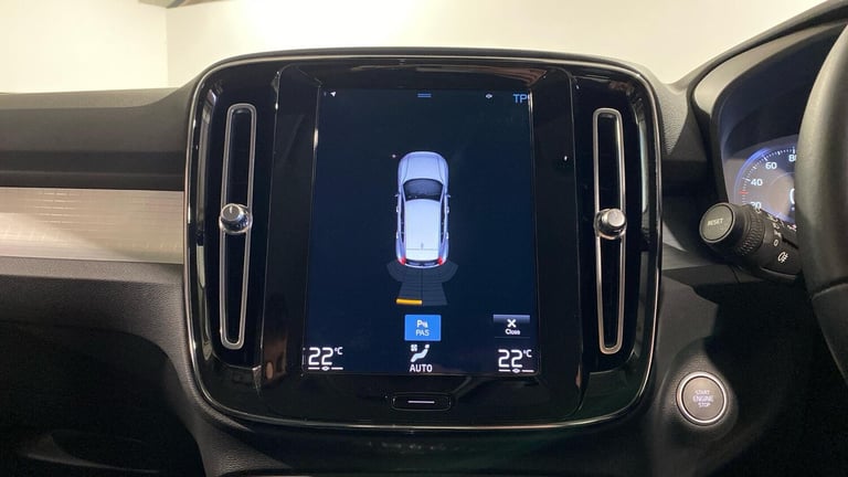 2021 Volvo XC40 T3 Momentum Manual (Park Assist, Cruise Control, Bluetooth) ESTATE Petrol Manual
