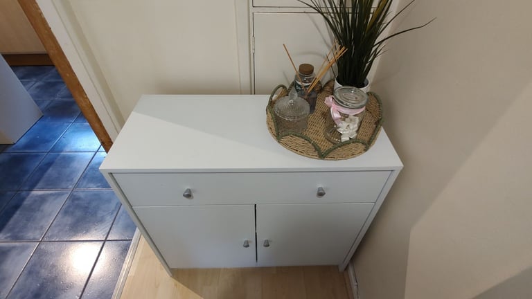 Stylish White Storage Cabinet – Compact & Versatile