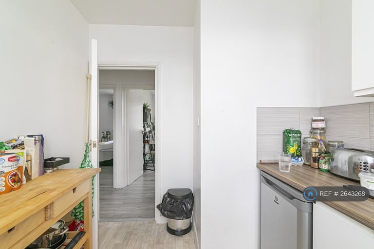 2 bedroom flat in Sidmouth Road, London, NW2 (2 bed) (#2643268)