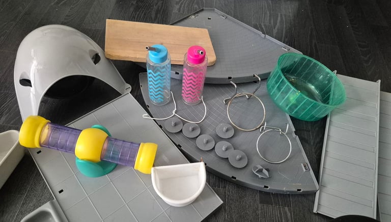 Rat/hamster cage and accessories