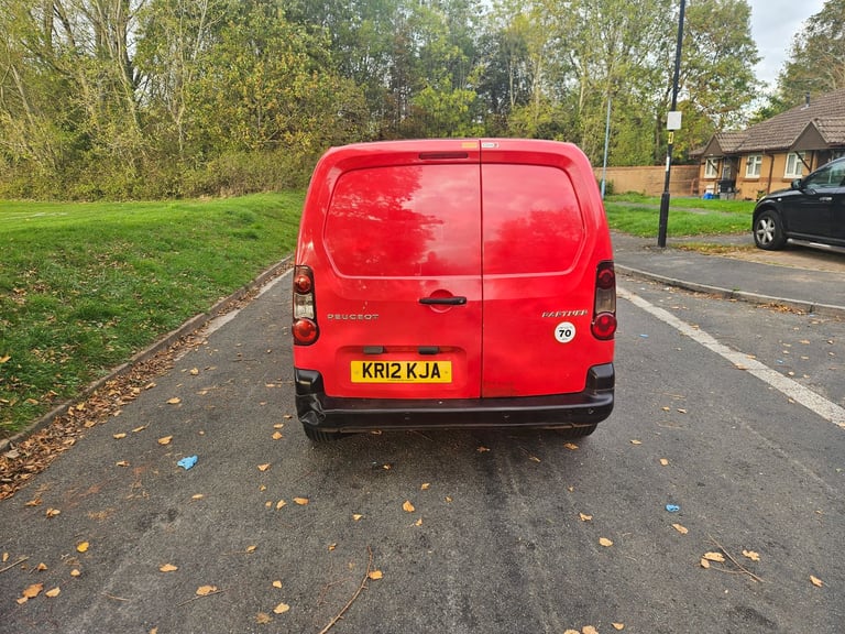 Peugeot partner 1.6hdi economy model van 1OWNER FULL SERVICE HISTORY LOW MILES 