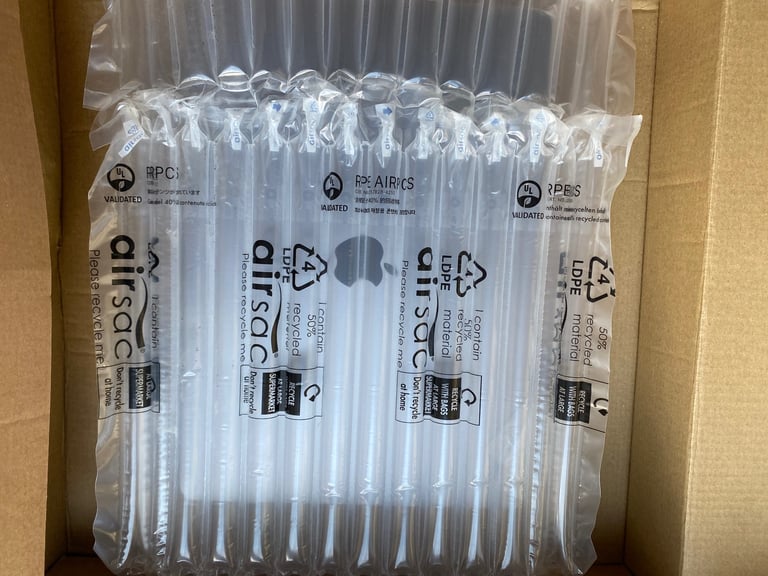 Apple MacBook Pro M1 13.3-inch (2020) 8-core GPU - 8GB RAM SSD 256GB - Touch Bar - English