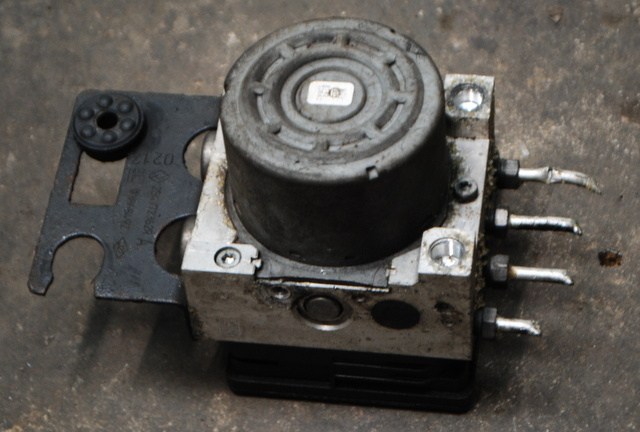 image for 2015-2019 RENAULT TRAFIC VIVARO 1.6 CDTI ABS PUMP 93459794