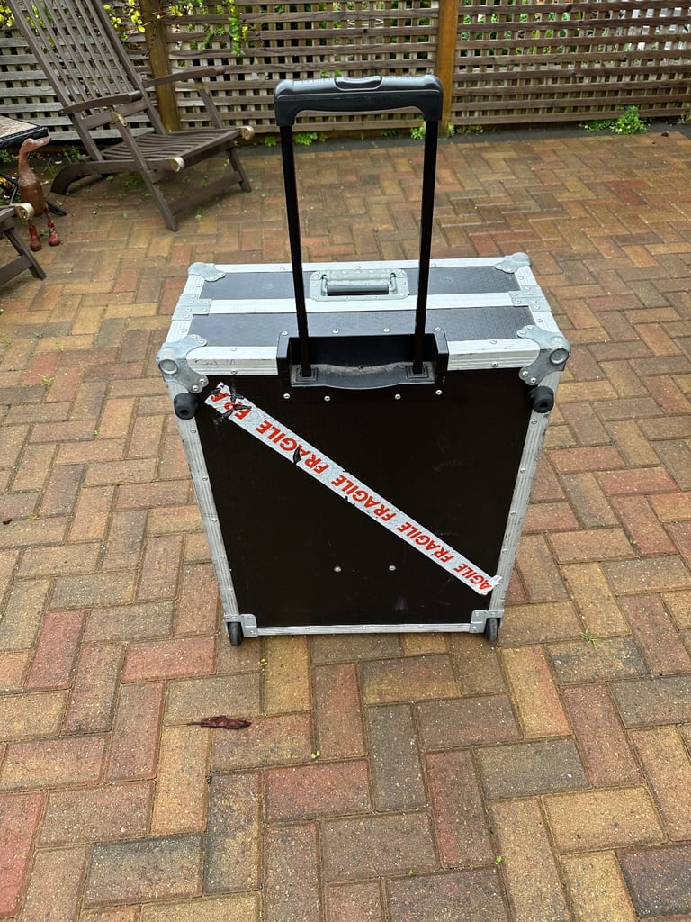 flight case for equipment transport