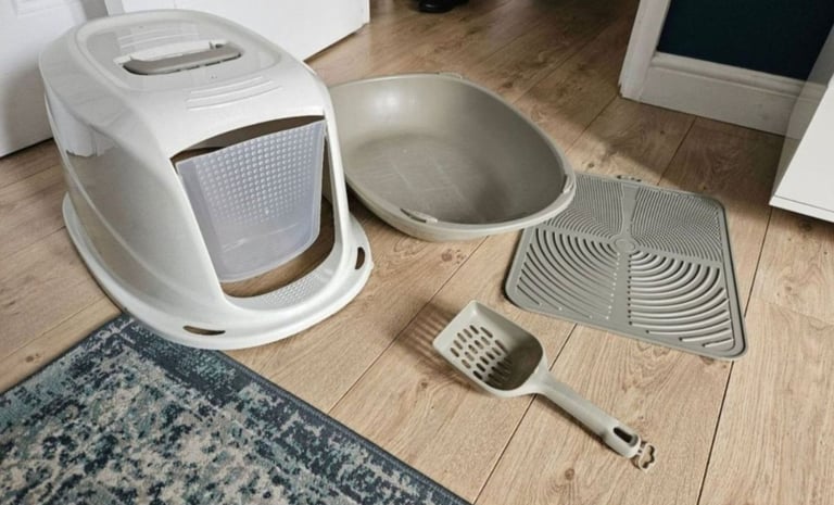 image for Cat Litter Tray + Waste Scoop + Tray Mat Set, Swing Flap Door, Carry Handle, Easy Cleaning