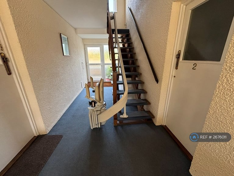 2 bedroom flat in Queens Road, Frinton-On-Sea, CO13 (2 bed) (#2676011)